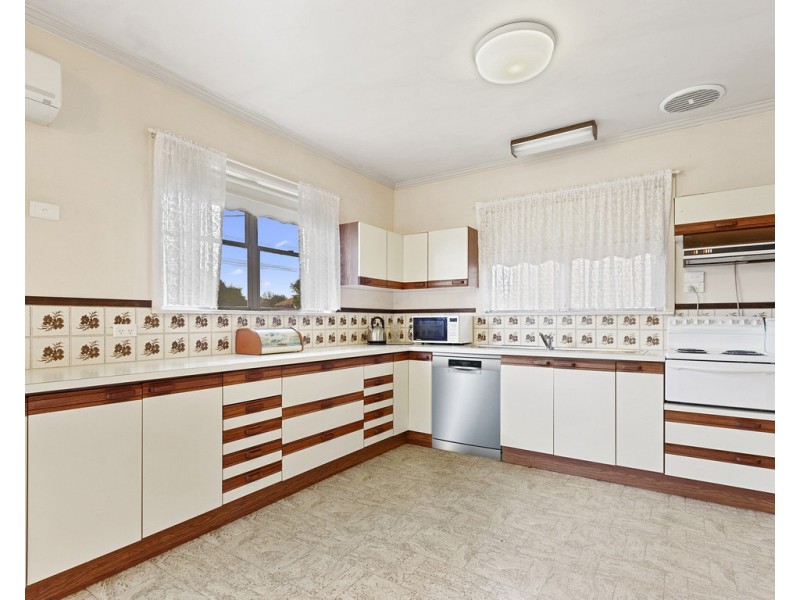 8 Guild Street, Seymour VIC 3660