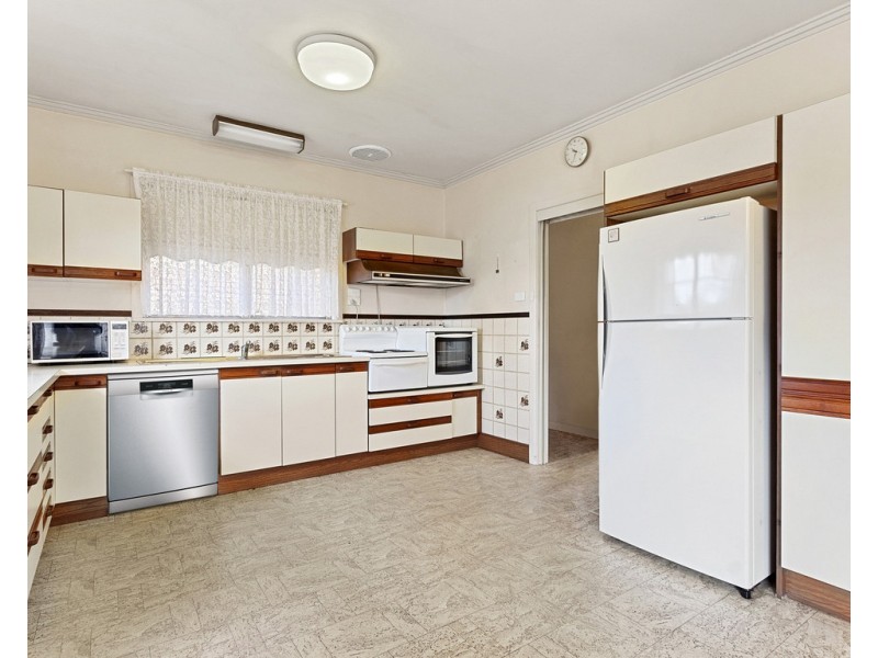 8 Guild Street, Seymour VIC 3660