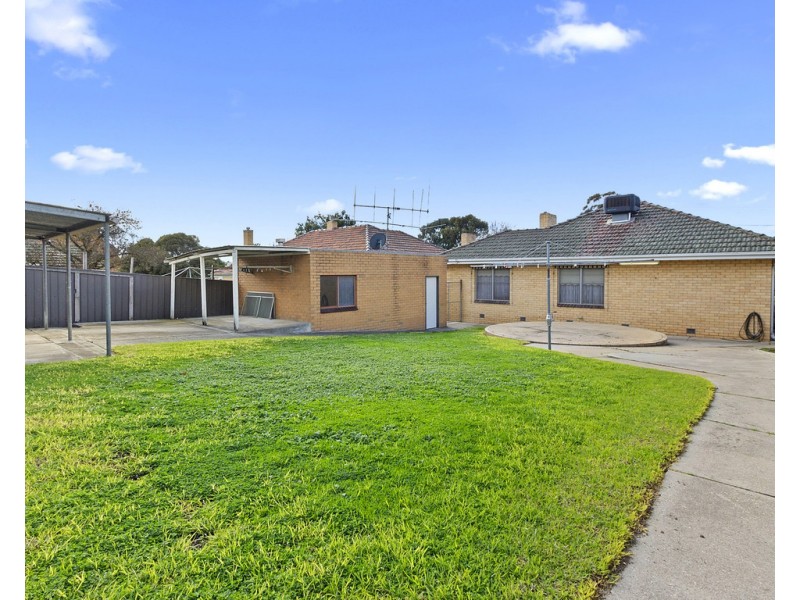 8 Guild Street, Seymour VIC 3660