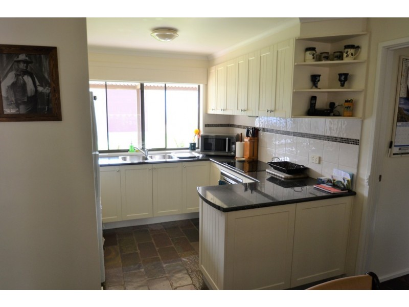 13 Jones Street, Avenel VIC 3664