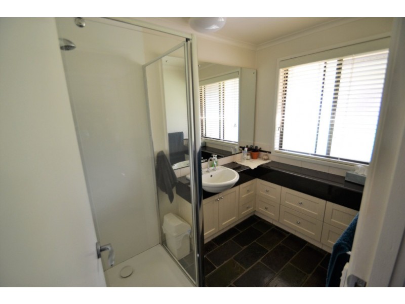 13 Jones Street, Avenel VIC 3664