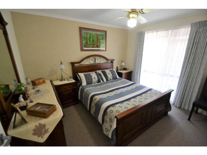 13 Jones Street, Avenel VIC 3664