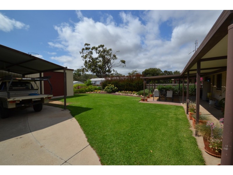 13 Jones Street, Avenel VIC 3664