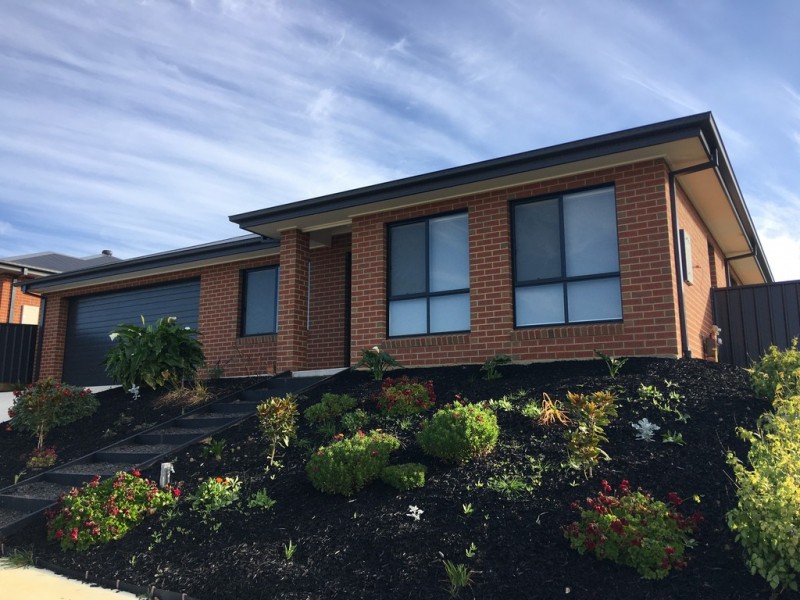 8 Delma Crescent, Seymour VIC 3660