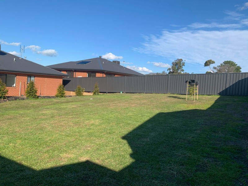 8 Delma Crescent, Seymour VIC 3660