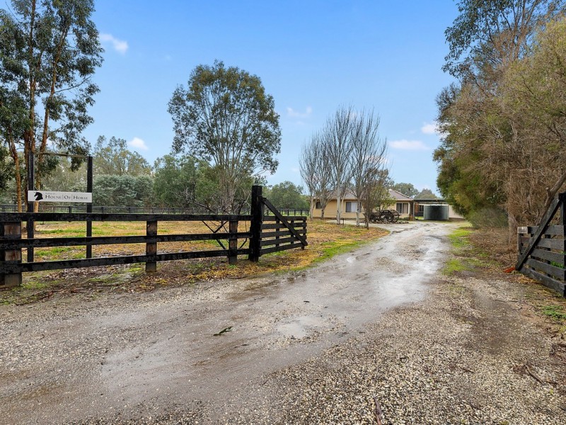 130 Hall Lane, Whiteheads Creek VIC 3660