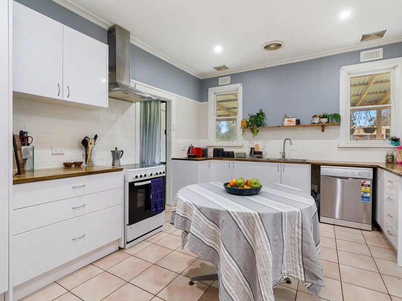 130 Hall Lane, Whiteheads Creek VIC 3660