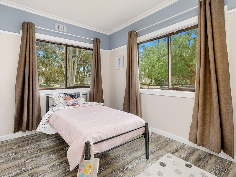 130 Hall Lane, Whiteheads Creek VIC 3660