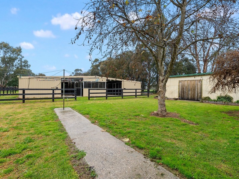 130 Hall Lane, Whiteheads Creek VIC 3660