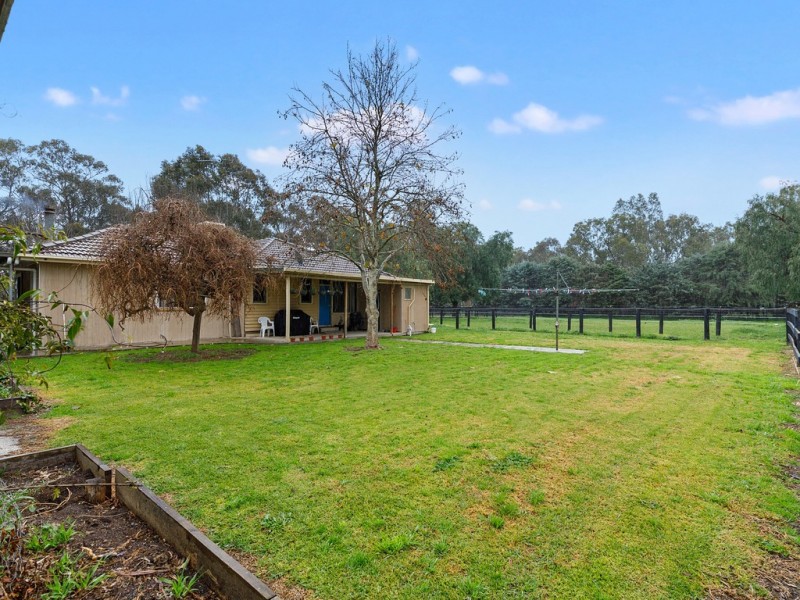 130 Hall Lane, Whiteheads Creek VIC 3660