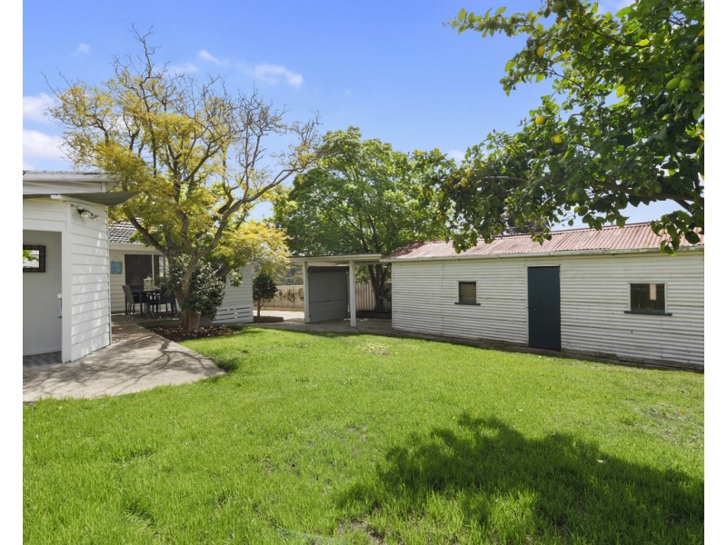 3 The Avenue, Seymour VIC 3660