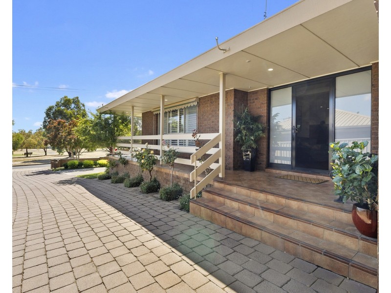 28 Pollard Street, Seymour VIC 3660