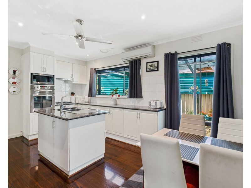 17 Redbank Road, Seymour VIC 3660