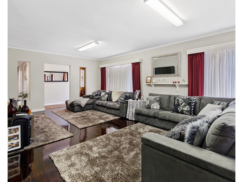 17 Redbank Road, Seymour VIC 3660