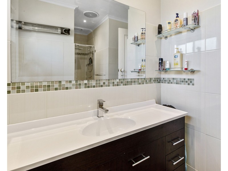 17 Redbank Road, Seymour VIC 3660