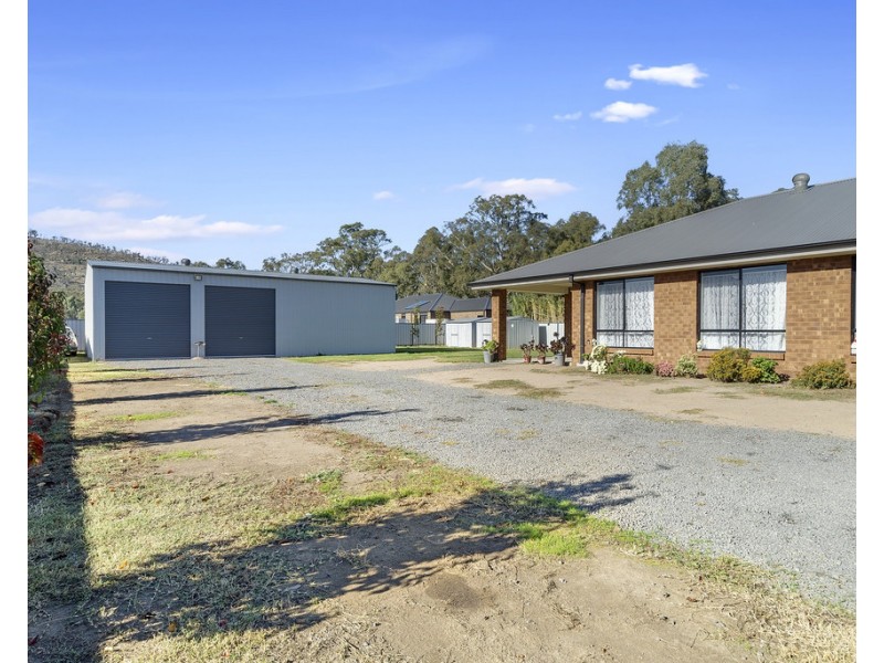 6 Barnes Street, Euroa VIC 3666