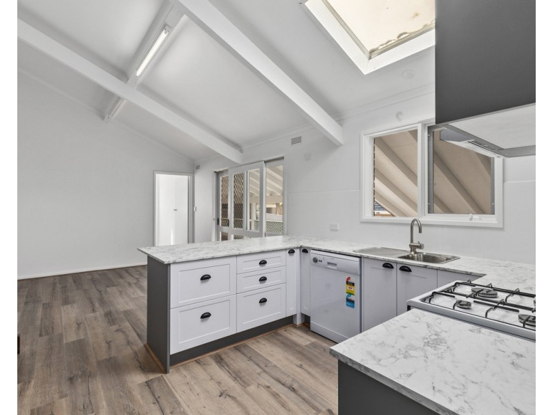 10 Priestley Crescent, Seymour VIC 3660