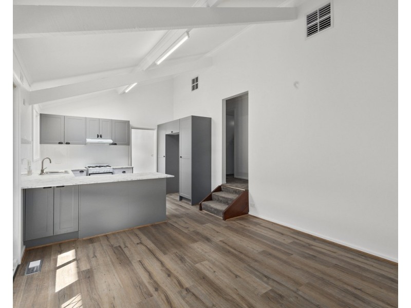 10 Priestley Crescent, Seymour VIC 3660