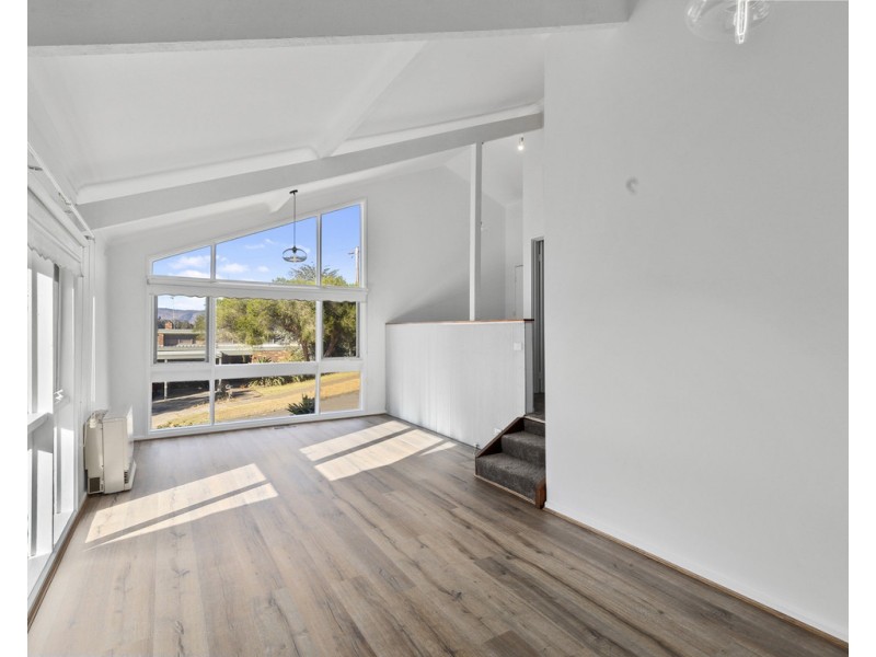 10 Priestley Crescent, Seymour VIC 3660