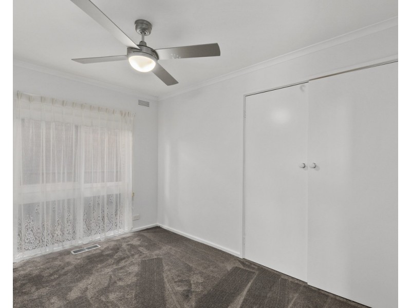 10 Priestley Crescent, Seymour VIC 3660