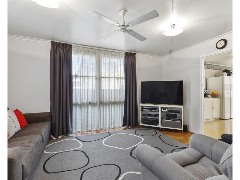 33 Martindale Crescent, Seymour VIC 3660