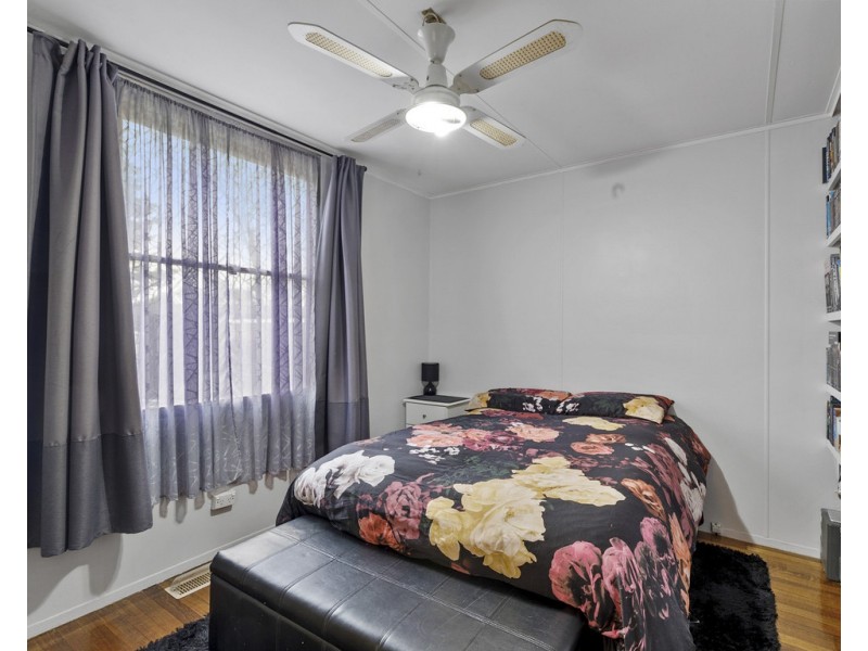 33 Martindale Crescent, Seymour VIC 3660