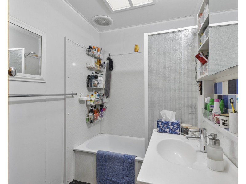 33 Martindale Crescent, Seymour VIC 3660