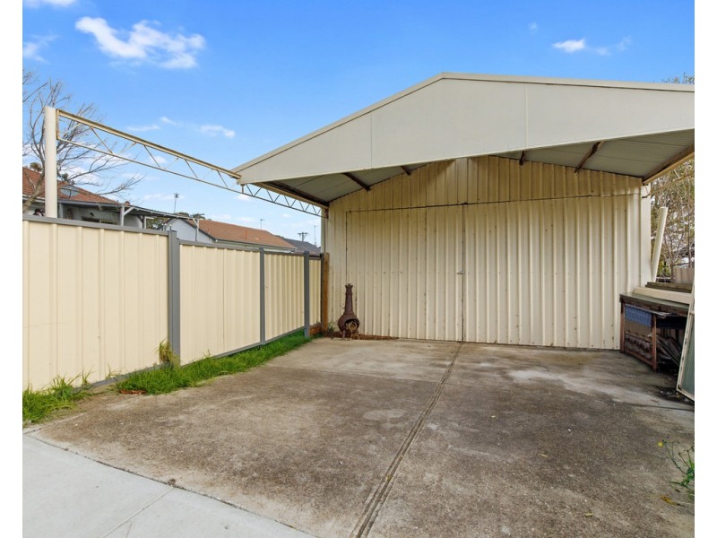 42 Chisholm Crescent, Seymour VIC 3660