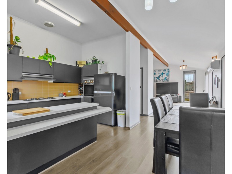 9 Priestley Crescent, Seymour VIC 3660