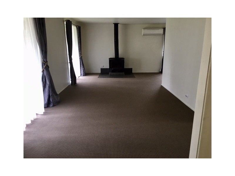 210 Highlands Road, Seymour VIC 3660