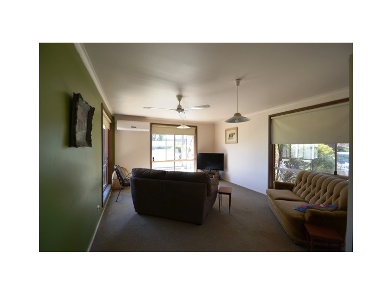 10 Coughlin Court, Seymour VIC 3660