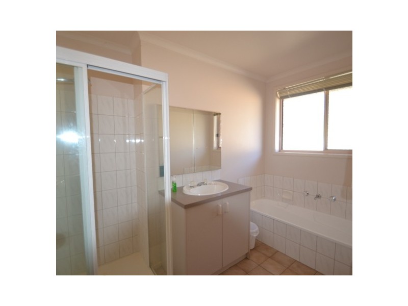 10 Coughlin Court, Seymour VIC 3660