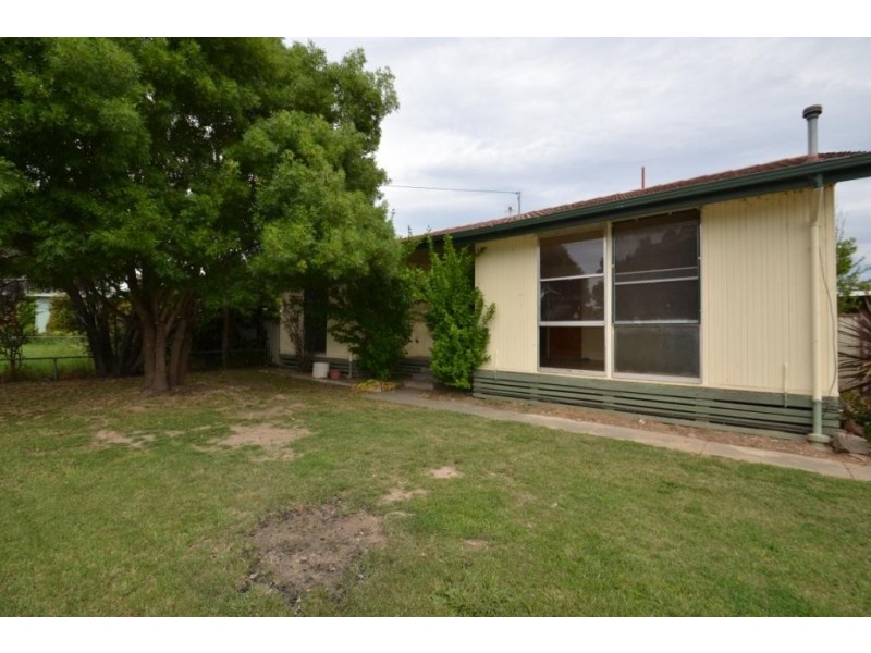 47 Martindale Crescent, Seymour VIC 3660