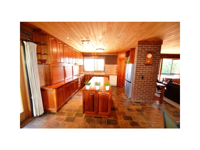 110 Dawe Rd, Seymour VIC 3660