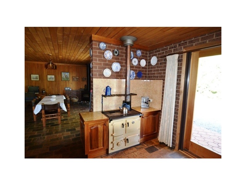 110 Dawe Rd, Seymour VIC 3660