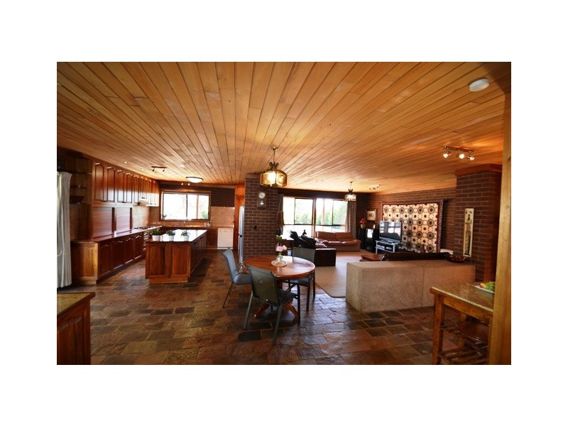 110 Dawe Rd, Seymour VIC 3660