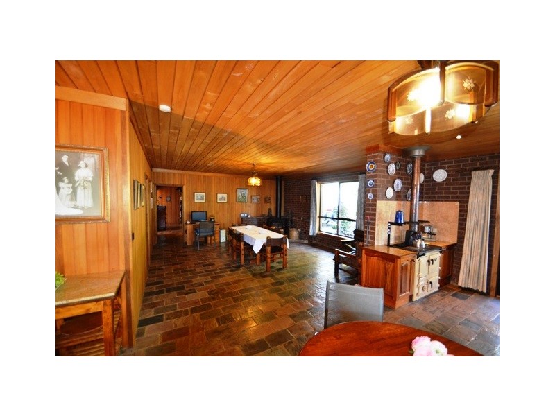 110 Dawe Rd, Seymour VIC 3660