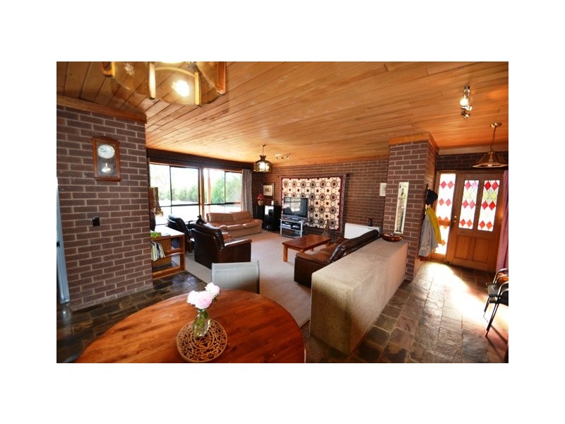 110 Dawe Rd, Seymour VIC 3660