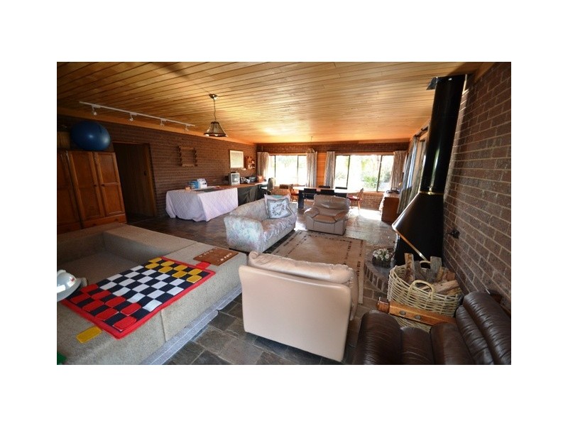 110 Dawe Rd, Seymour VIC 3660