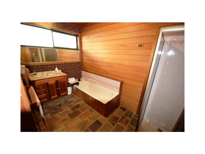 110 Dawe Rd, Seymour VIC 3660