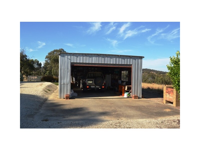 110 Dawe Rd, Seymour VIC 3660