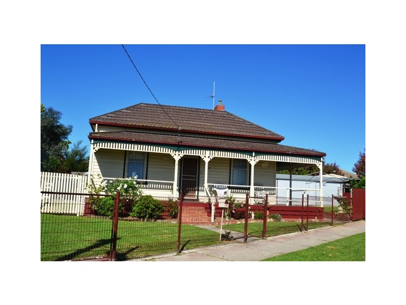 13 Gordon Crescent, Seymour VIC 3660