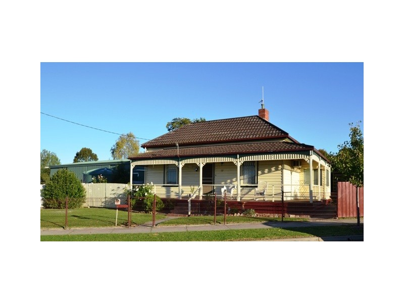 13 Gordon Crescent, Seymour VIC 3660