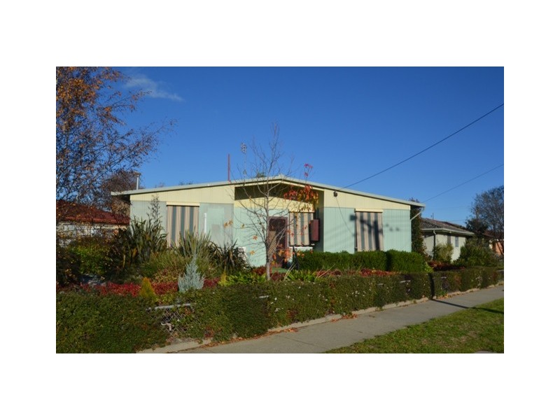 43 Martindale Crescent, Seymour VIC 3660