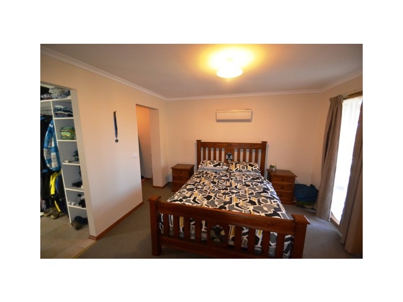 17 Hanley Crescent, Seymour VIC 3660