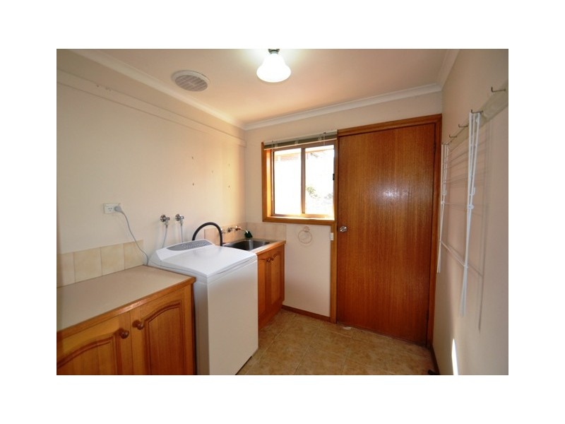 17 Hanley Crescent, Seymour VIC 3660