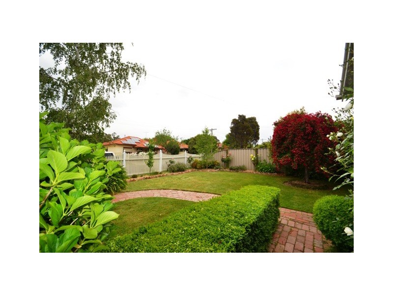 17 Park Street, Seymour VIC 3660