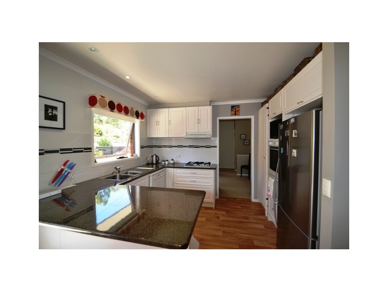 34 Hanley Crescent, Seymour VIC 3660