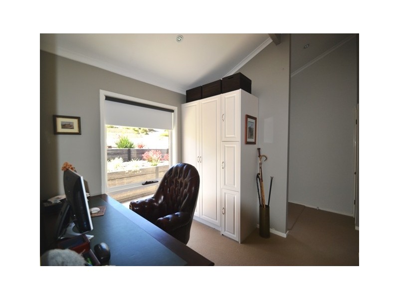 34 Hanley Crescent, Seymour VIC 3660