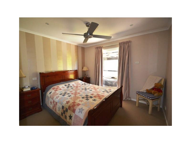 34 Hanley Crescent, Seymour VIC 3660